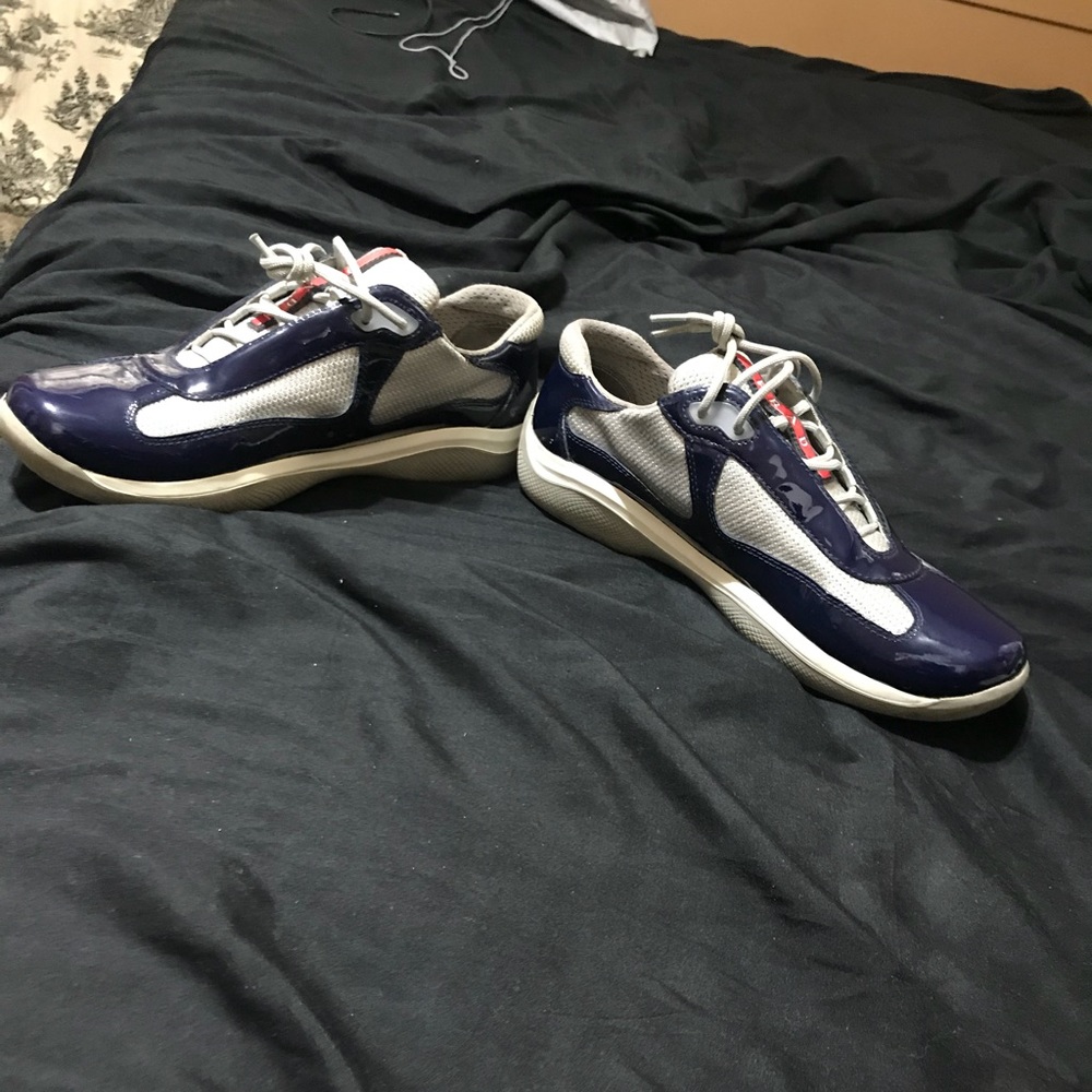 Navy blue low top Prada’s size 39 US 8 1/2